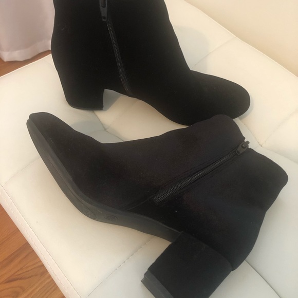 Madden Girl velvet booties - Picture 5 of 5